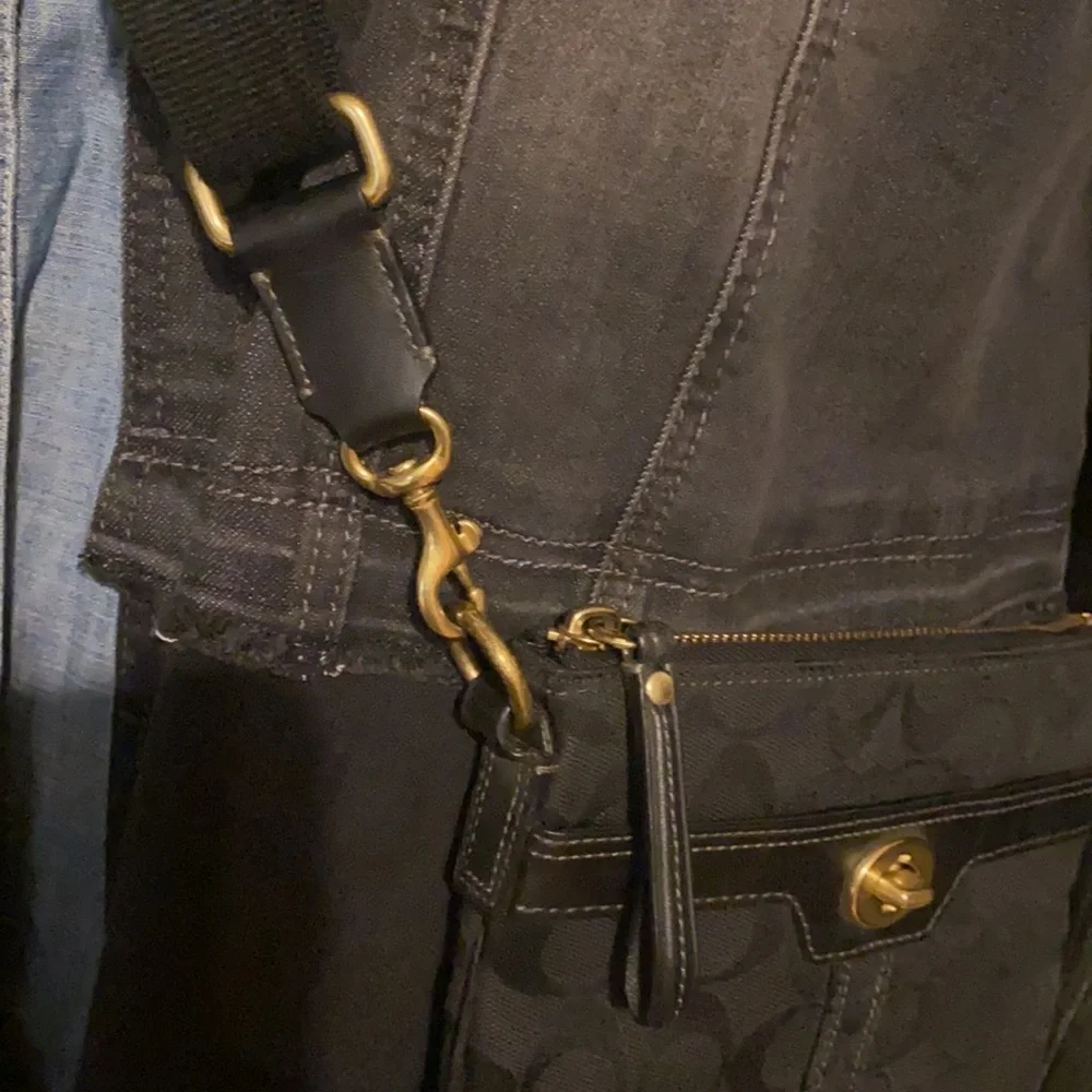 Coach Crossbody Bag, GUC, Gold Hardware
